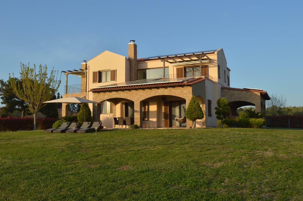 M Varkes Villa Nea Moudania Exterior photo