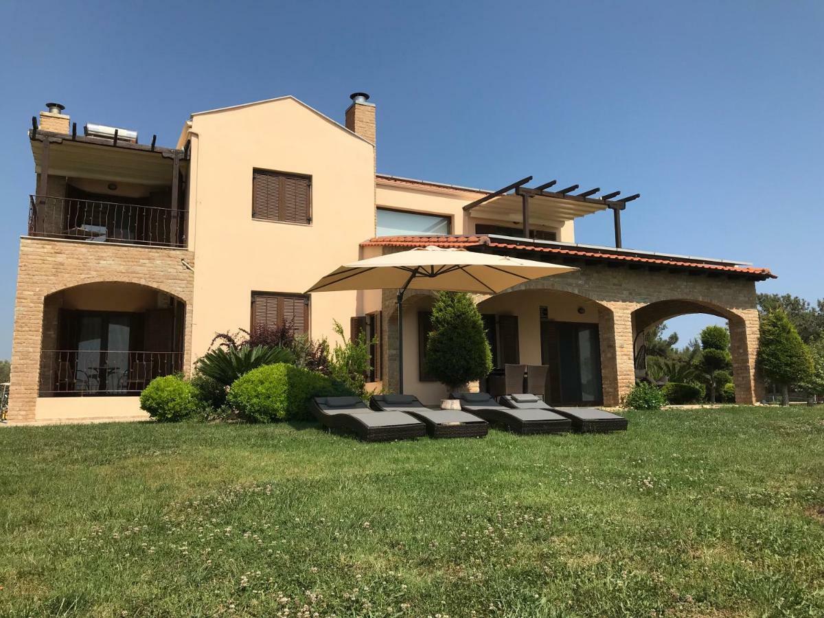 M Varkes Villa Nea Moudania Exterior photo