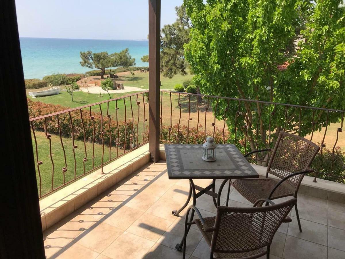 M Varkes Villa Nea Moudania Exterior photo